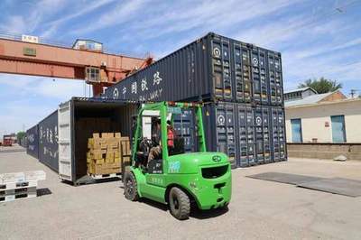 提速新物流 北京至廣州首列時(shí)速120公里快速多式聯(lián)運(yùn)班列啟程，助力家具零配件高效流通